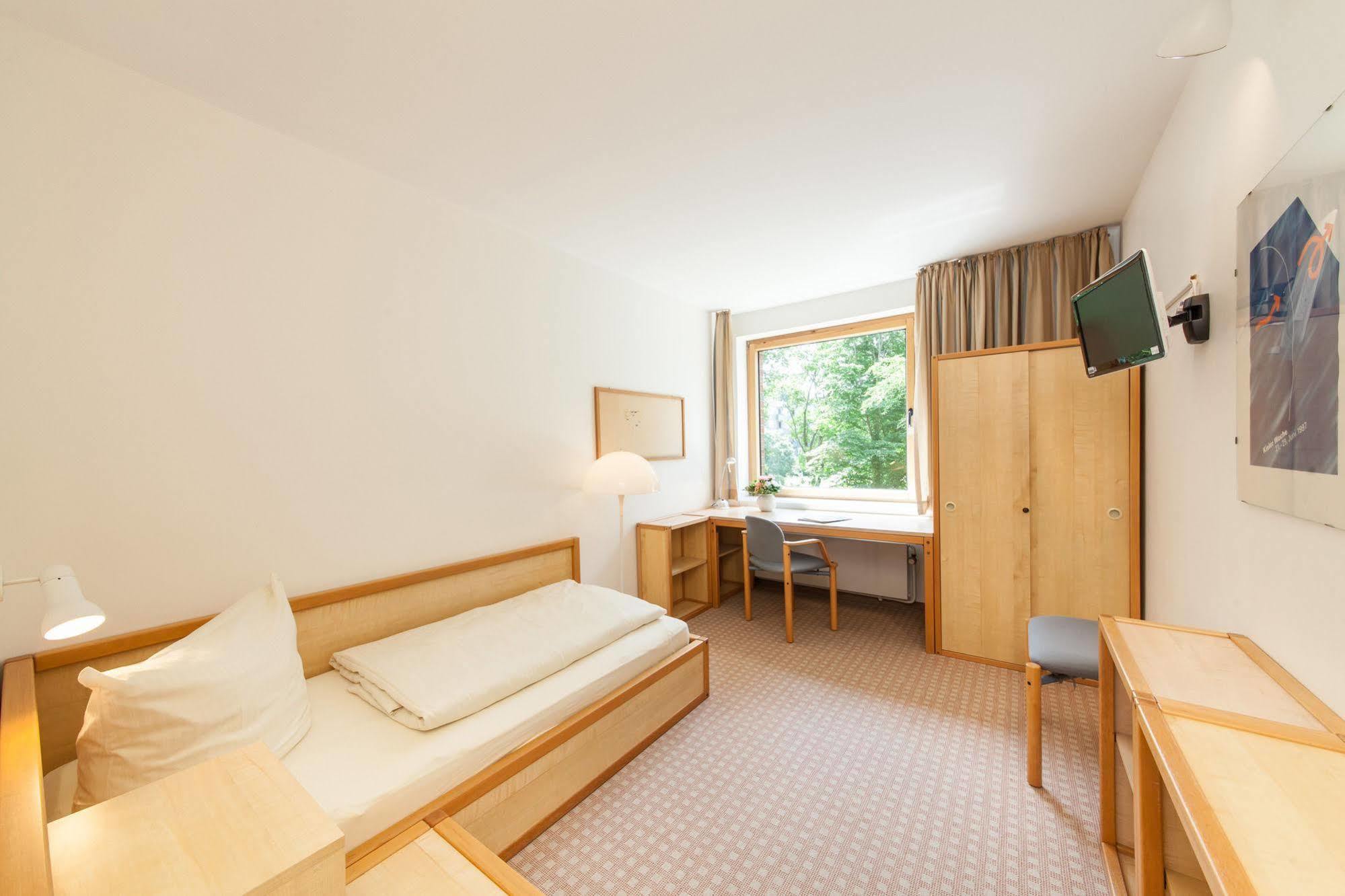 Garner Hotel Kiel - Akademie Bagian luar foto